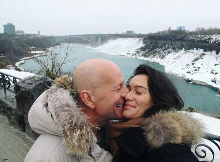 Understand why Bruce Willis and his wife have decided to live in separate houses