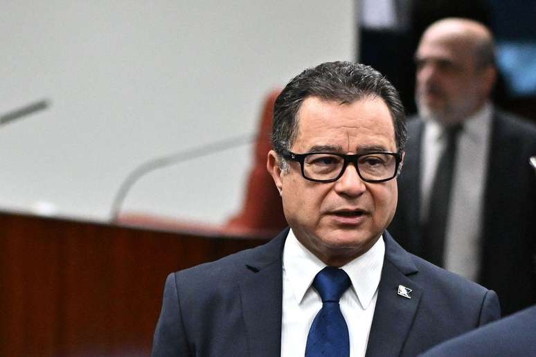 &Agrave; frente da Marinha na &eacute;poca, Garnier teria sido o &uacute;nico comandante das For&ccedil;as a explicitar ades&atilde;o a um golpe