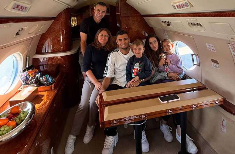 Andreas Pereira embarca rumo ao Brasil para se apresentar no Palmeiras &ndash;