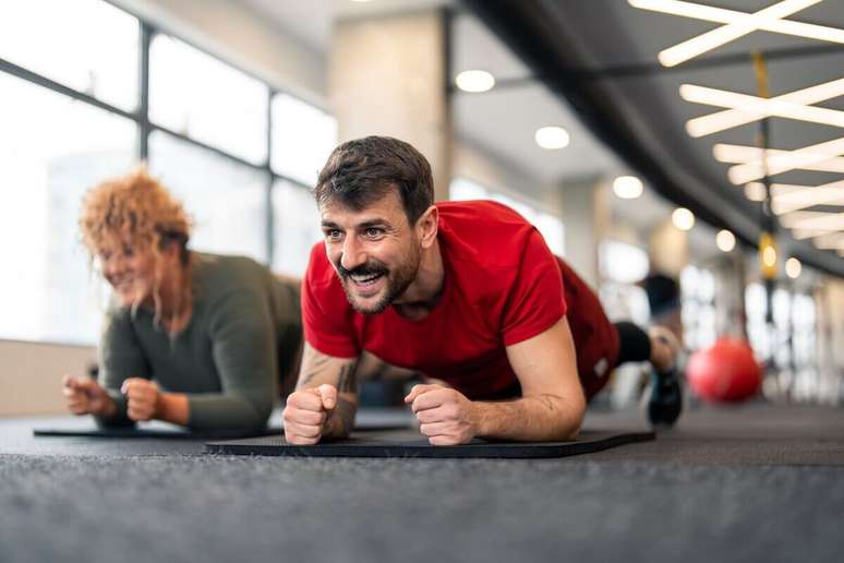 Exerc&iacute;cios que fortalecem o core ajudam a evitar les&otilde;es e artrose na coluna 
