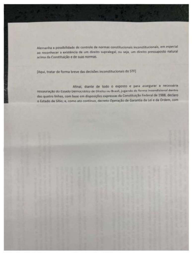 Foto de documento encontrada em dispositivo eletr&ocirc;nico de Mauro Cid com declara&ccedil;&atilde;o de Estado de S&iacute;tio