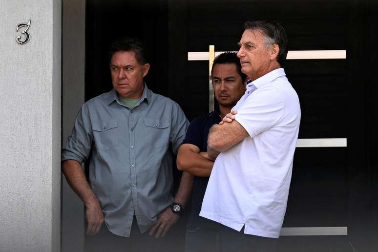Bolsonaro n&atilde;o foi ao STF e acompanha o julgamento de casa, em Bras&iacute;lia. Foto registrou o ex-presidente nesta ter&ccedil;a