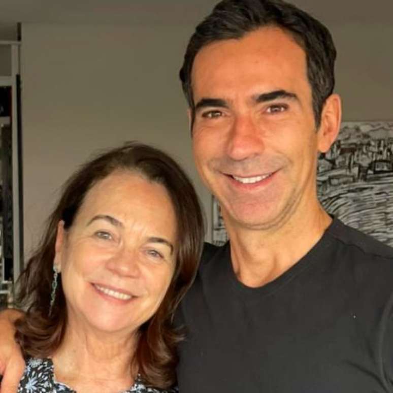 Cesar Tralli e sua m&atilde;e, Edna Tralli, que morreu em um acidente a&eacute;reo em 2022