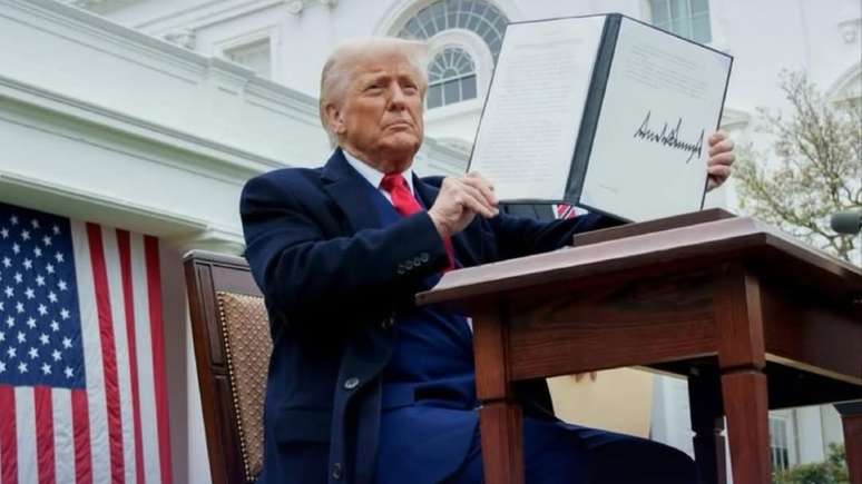 Entenda qual deficiência está afetando Donald Trump