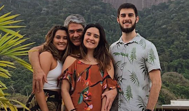 Nenhum deles é jornalista: quem são e o que fazem os três filhos citados por William Bonner ao revelar saída do ‘JN’.