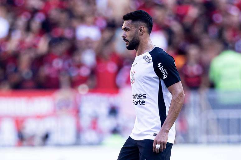 Raniele tem les&atilde;o detectada e desfalca o Corinthians &ndash;