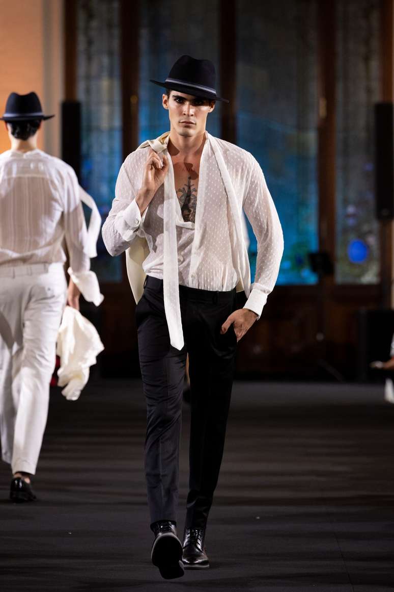 Desfile da Camargo Alfaiataria 