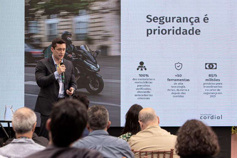 Igor Soares, diretor de Qualidade e Segurança na 99, reforça compromisso da empresa com a segurança viária em evento na capital mineira