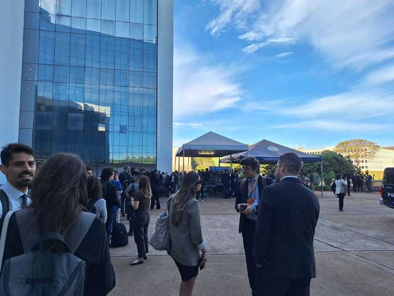 Imprensa aguarda credenciamento para acompanhar julgamento