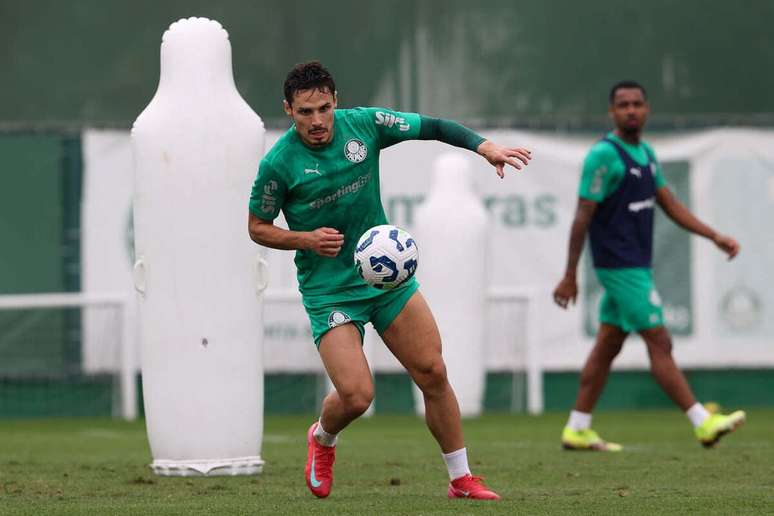 Palmeiras tamb&eacute;m tem pressa para recuperar Raphael Veiga &ndash;