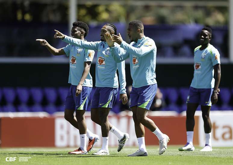 Seleção brasileira deve jogar de forma ofensiva contra o Chile