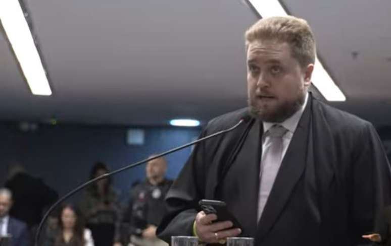 Matheus Mayer, advogado do ex-ministro GSI, Augusto Heleno