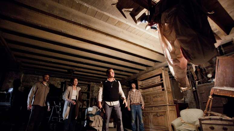 Exorcismo da personagem Carolyn Parron em Invoca&ccedil;&atilde;o do Mal - Reprodu&ccedil;&atilde;o