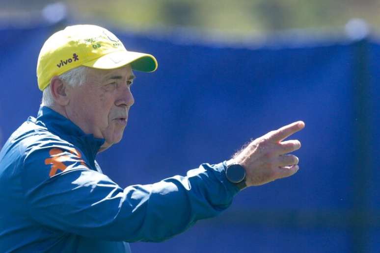 Carlo Ancelotti comanda treino da seleção brasileira na véspera do jogo com o Chile, na Granja Comary.