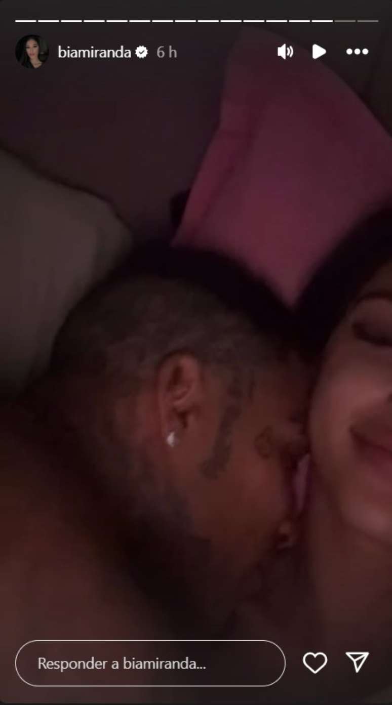 “Deixar claro aqui: eu e Samuel não estamos mais juntos. Não me mande nada sobre”