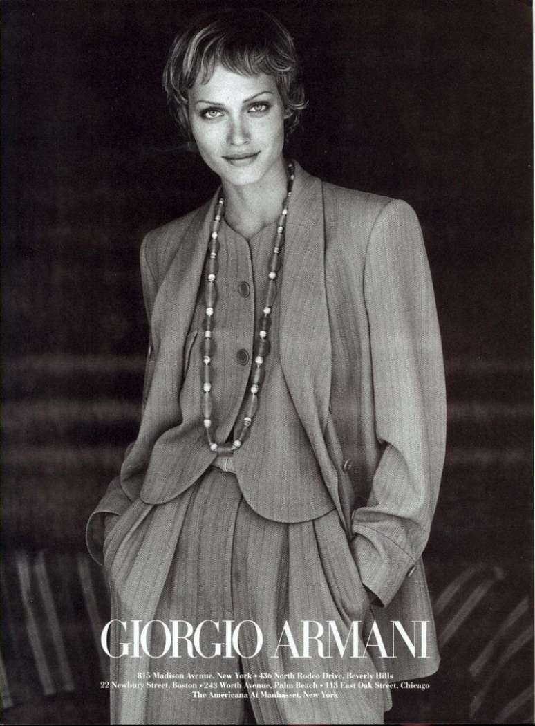 Pe&ccedil;a publicit&aacute;ria de Girogio Armani de 1993 