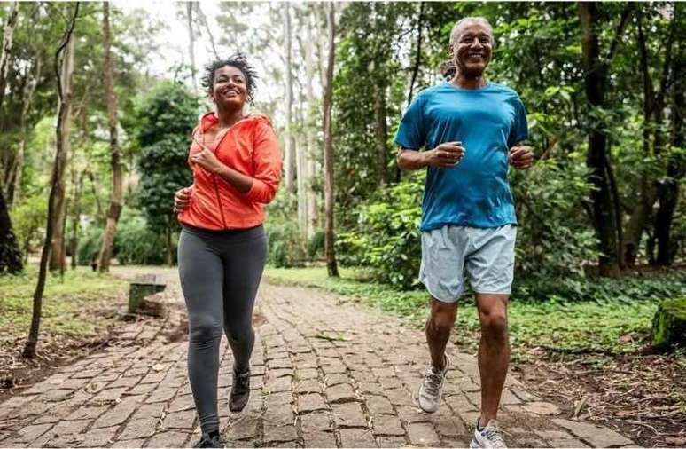 Pessoas com hábitos de se exercitar geralmente têm mais consciência em relação ao consumo de sal