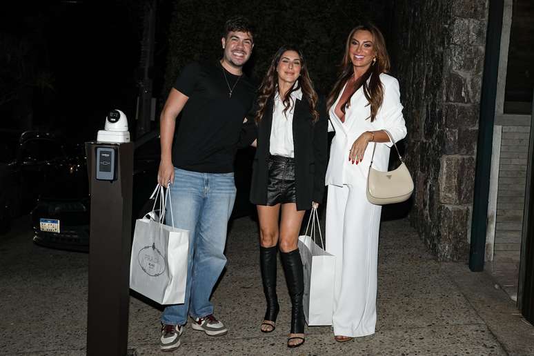 Fernanda Paes Leme e Nicole Bahls 