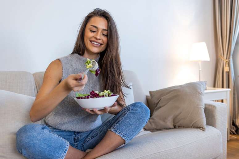 Opt for light dinner meals to maintain good sleep quality Opt for light dinner meals to maintain good sleep quality