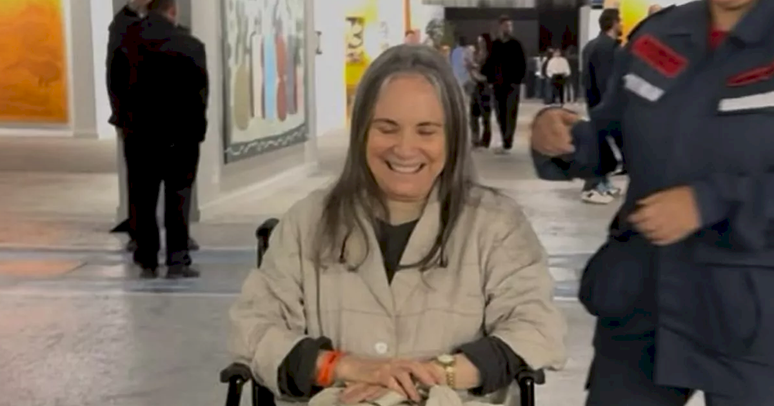 Regina Duarte &eacute; vista em cadeira de rodas em S&atilde;o Paulo