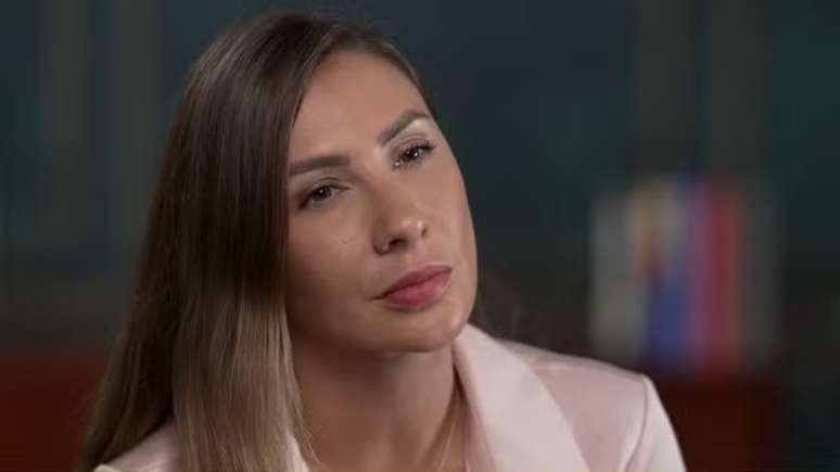 Marina Lacerda revela abusos de Jeffrey Epstein durante entrevista para TV americana