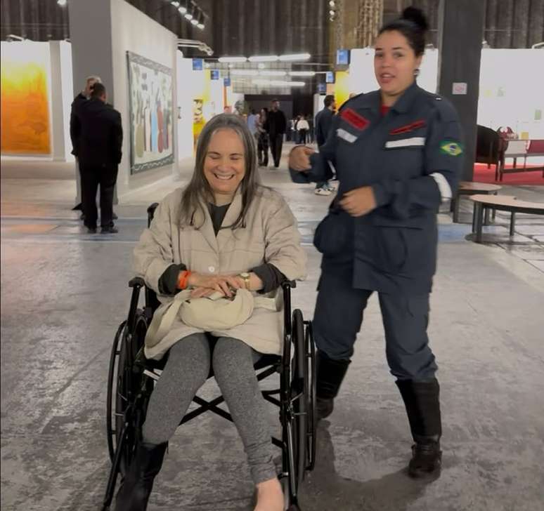 Regina Duarte reassures fans after a photo of wheelchair