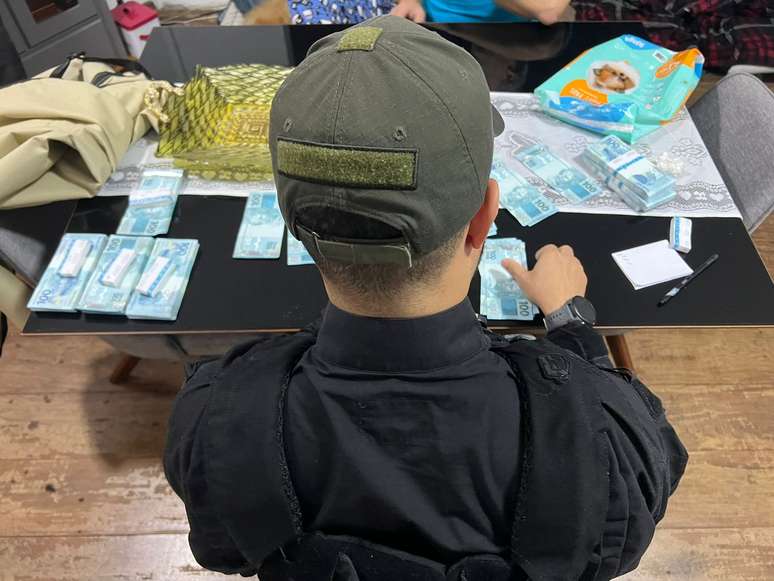Polícia também apreendeu quantia em dinheiro
