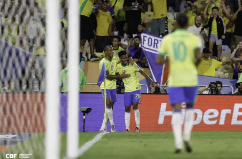 Seleção Brasileira cumpre missão aos pés dos Alpes Tijucanos –