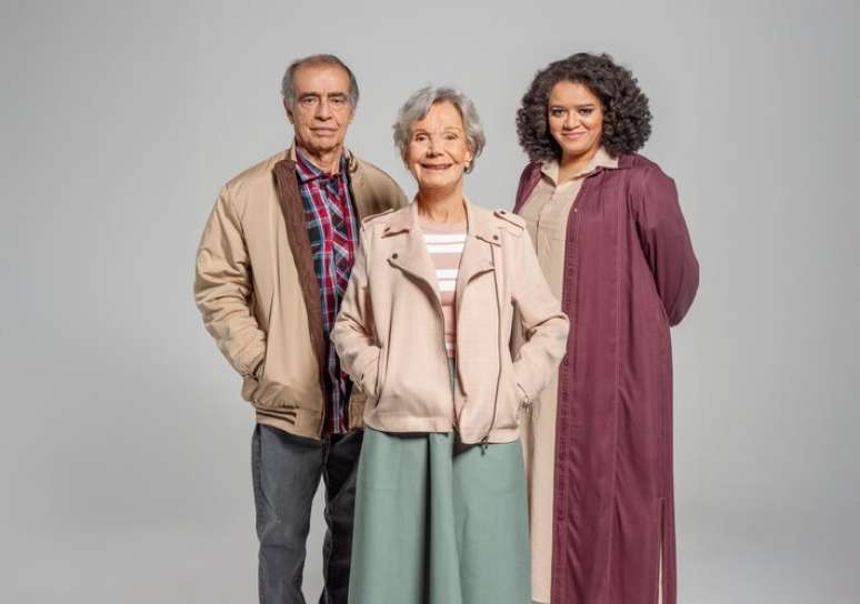 Miriam Mehler contracena com Walter Breda e Rosana Maris em 'Sob o C&eacute;u de Paris'.