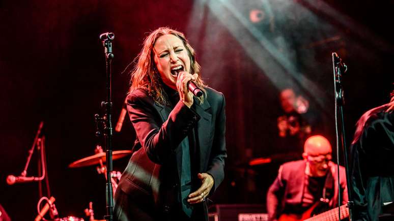 Vera Farmiga, de 'Invoca&ccedil;&atilde;o do Mal', &eacute; vocalista em banda de rock; conhe&ccedil;a o The Yagas