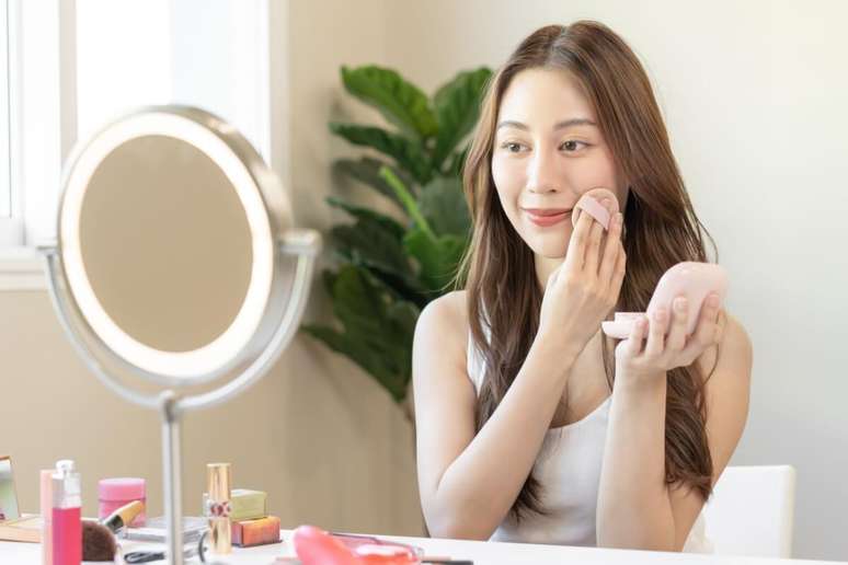 Sealing the areas of the maximum oil is essential to ensure the duration of the makeup Sealing the areas of the maximum oil is essential to ensure the duration of the makeup