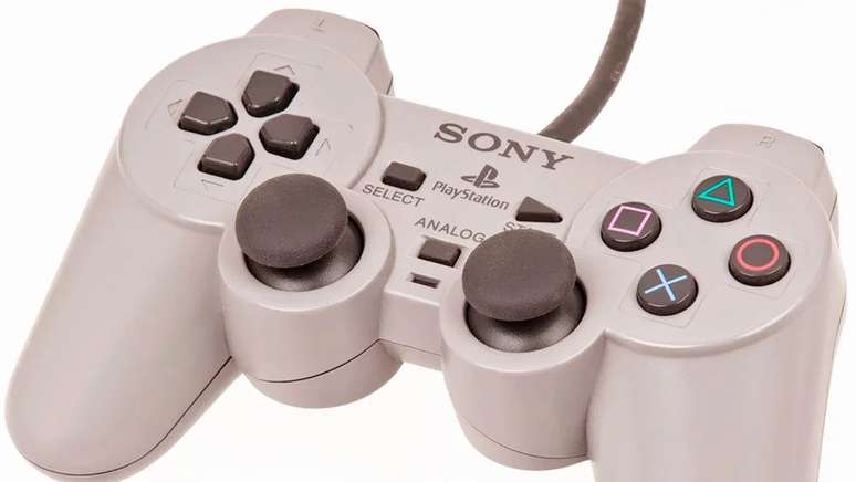 Sucesso do controle do N64 inspirou a cria&ccedil;&atilde;o do DualShock, que trouxe dois direcionais anal&oacute;gicos