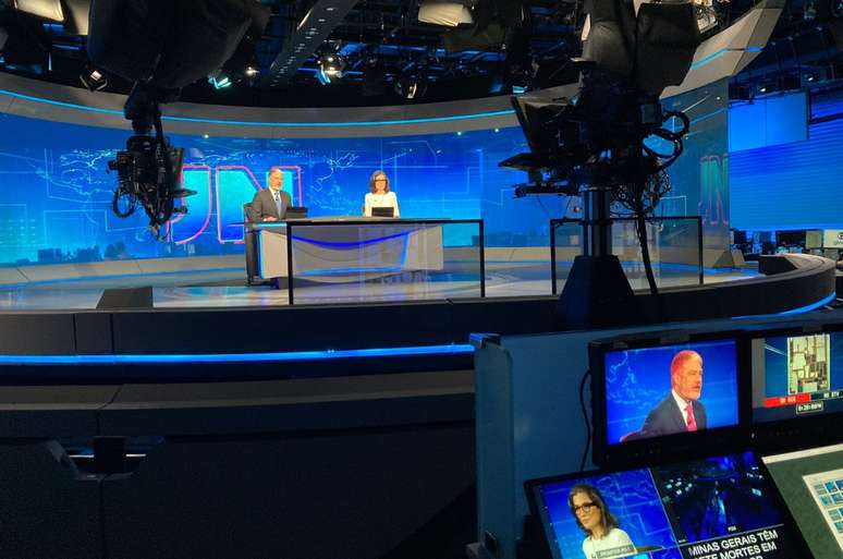 O 'Jornal Nacional' espantou a crise de audiência e tem sido beneficiado pelo crescente interesse do público por 'Vale Tudo'