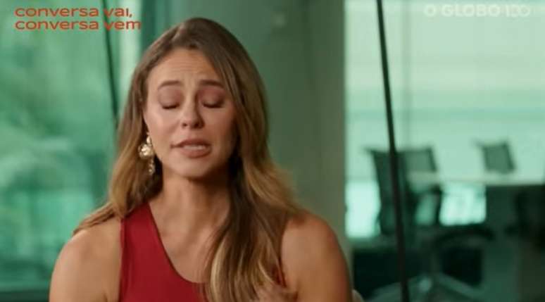 Paolla Oliveira chora ao falar sobre diagn&oacute;stico de seu pai