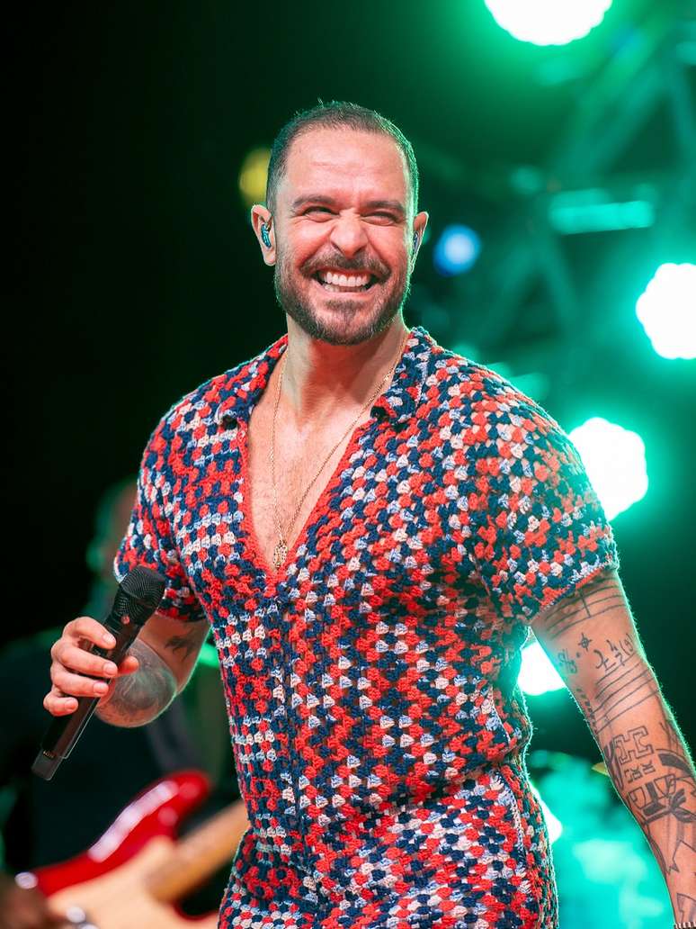 Diogo Nogueira &eacute; outro famoso que aderiu ao procedimento est&eacute;tico capilar