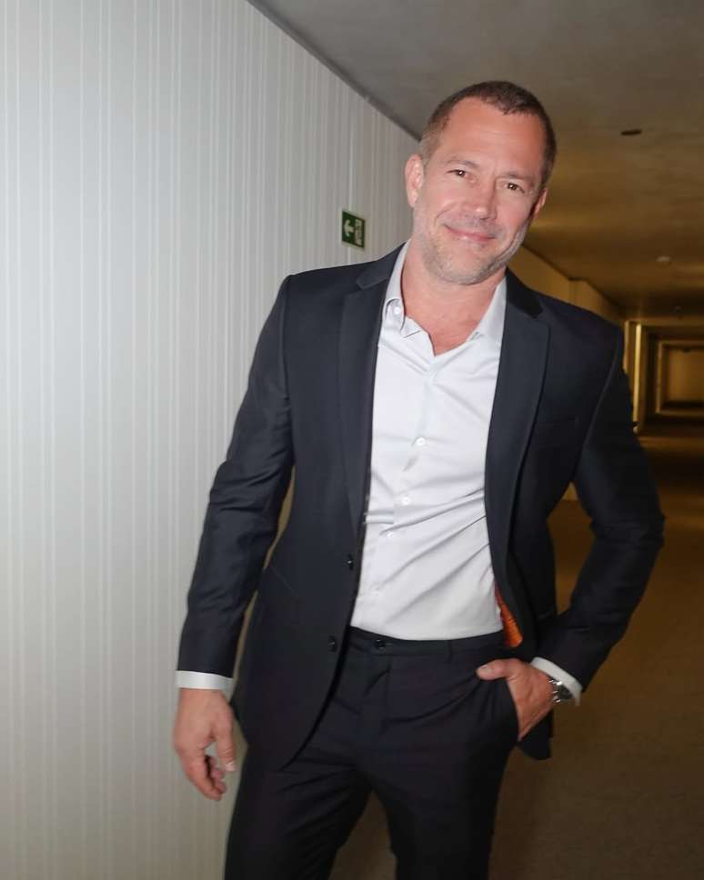 Malvino Salvador, ator, realizou o procedimento capilar