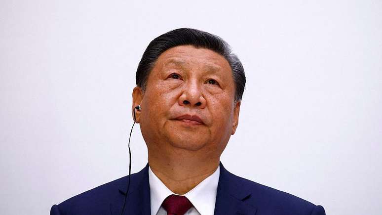 O presidente chin&ecirc;s Xi Jinping vem impulsionando o desenvolvimento de infraestrutura, em um exemplo de 'fus&atilde;o civil-militar'