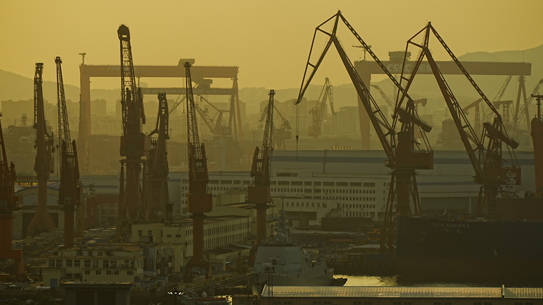 A experi&ecirc;ncia chinesa na constru&ccedil;&atilde;o dos navios n&atilde;o deve preocupar o mundo, segundo o professor Hu Bo, da Universidade de Pequim