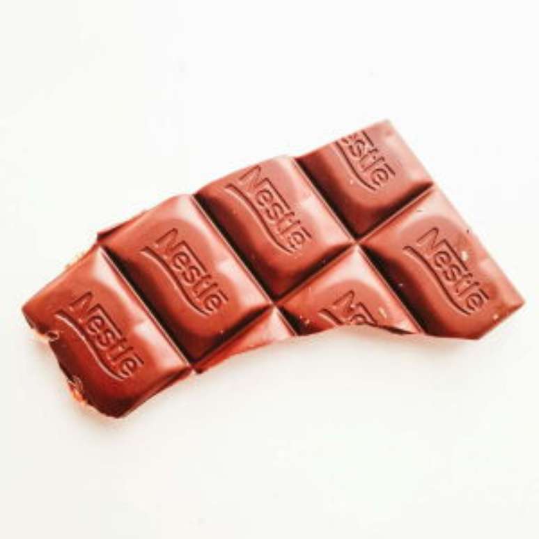 Nestlé, reforçando sua presença no mercado de chocolates no Brasil.