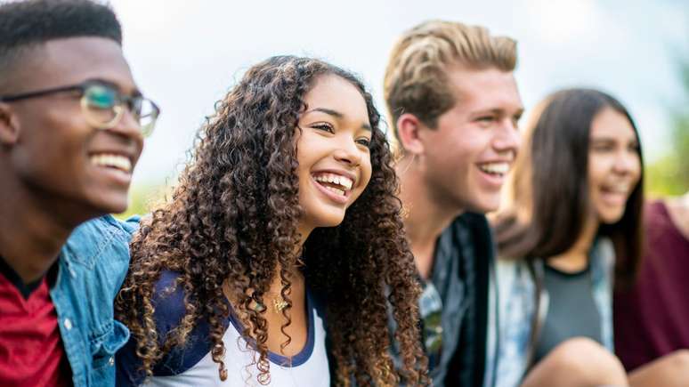 Why are teenagers closer to their parents’ friends? Understand