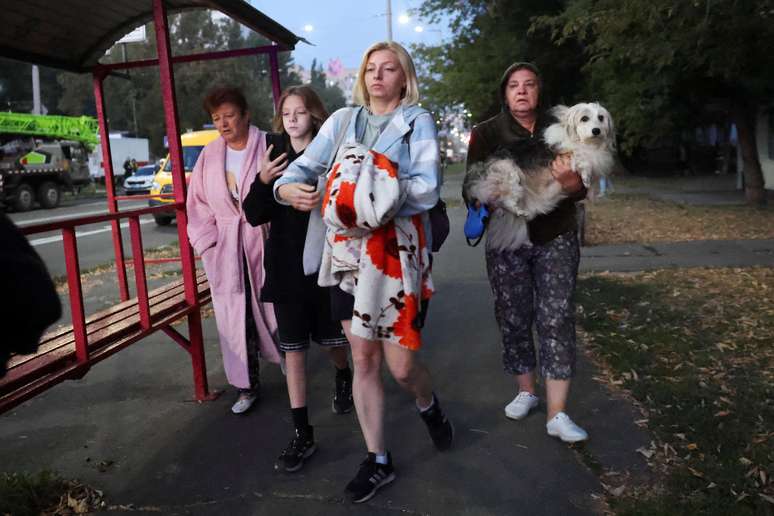 The new wave of Russian attacks forced the residents of the capital and other Ukrainian cities to leave their homes and spend another night in the shelters The new wave of Russian attacks forced the residents of the capital and other Ukrainian cities to leave their homes and spend another night in the shelters