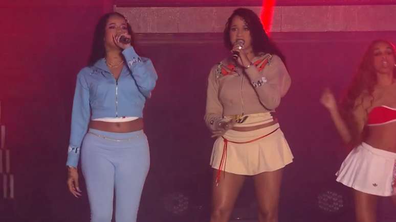 Tasha & Tracie do Headliner Show in the city