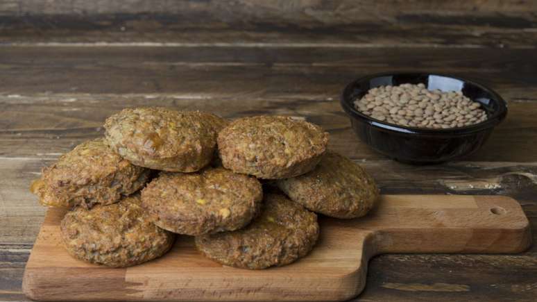 Vegan bean hamburger: serve the healthy and juicy dish