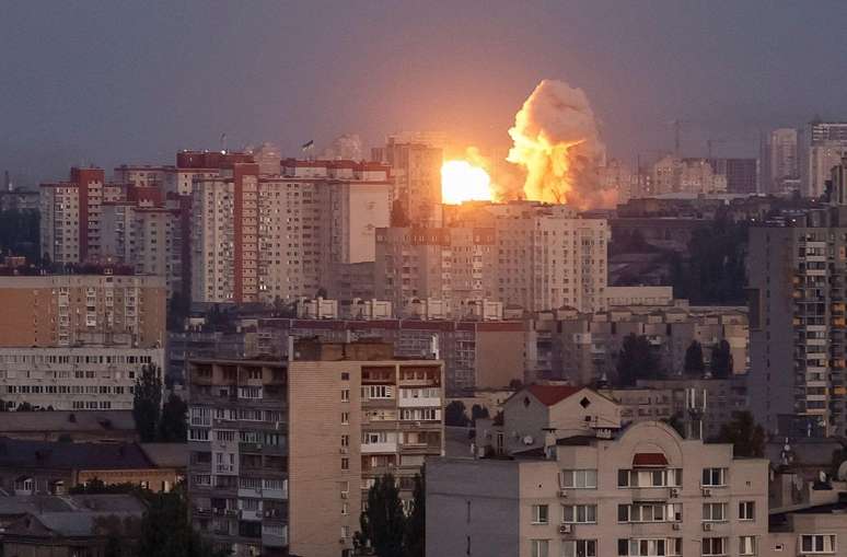 Several Russian cruise missiles managed to cross the Ukrainian anti -aircraft defenses, causing at least two deaths in Kiev Several Russian cruise missiles managed to cross the Ukrainian anti -aircraft defenses, causing at least two deaths in Kiev