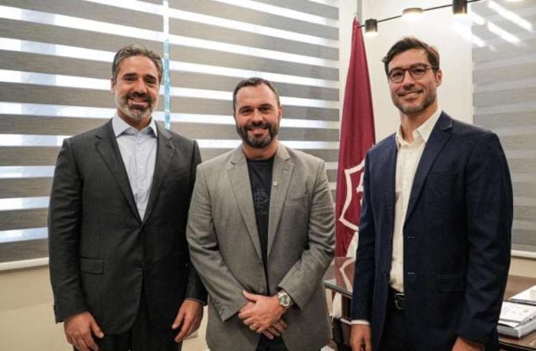 Fotos: Roberta Agum/FFC - Legenda: M&aacute;rio Bittencourt e investidores em encontro nesta segunda-feira