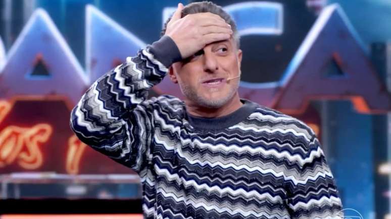 Luciano Huck comete gafe sobre 'Vale Tudo'