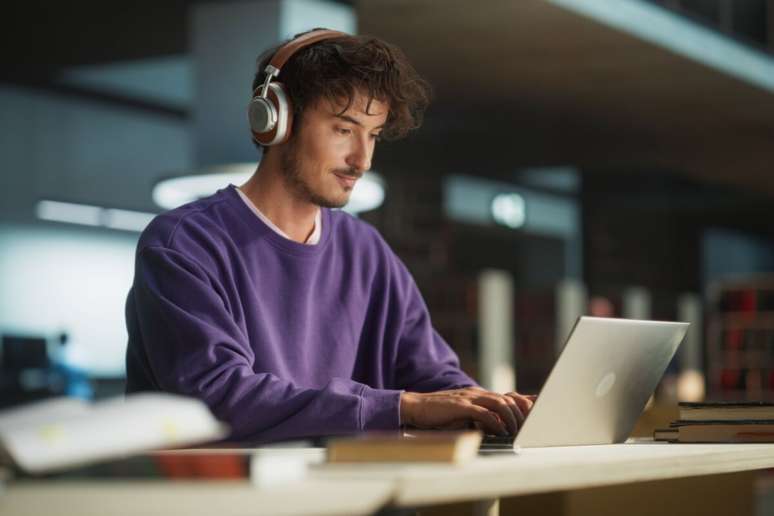 Estudar as reda&ccedil;&otilde;es nota 1000 das provas anteriores &eacute; uma maneira eficaz de praticar a an&aacute;lise cr&iacute;tica 