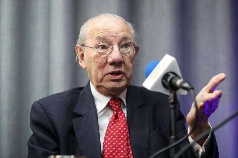 Para Barbosa, solução para as tarifas passa por um contato direto entre Lula e Trump