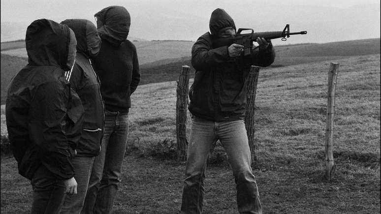 O grupo armado ETA realizou uma campanha de ataques, exigindo o fechamento da usina nuclear de Lemóniz