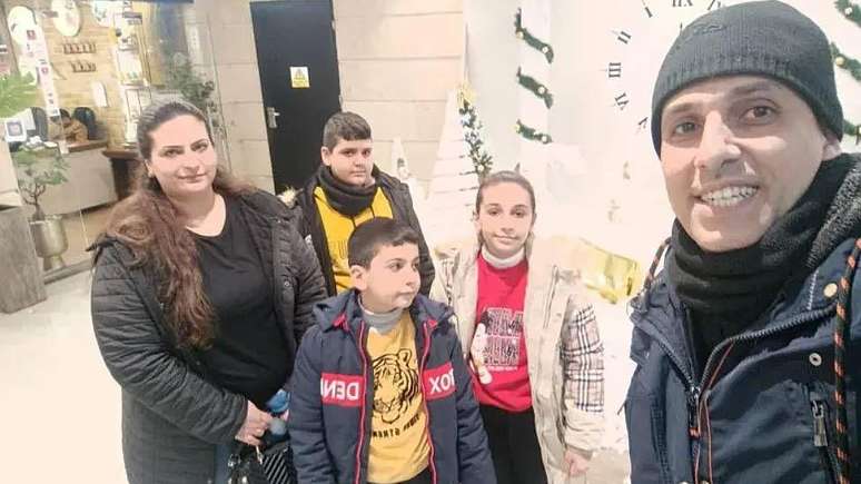 Ramez Al-Souri perdeu seus filhos al&eacute;m de outros familiares durante um ataque a&eacute;reo contra a igreja ortodoxa